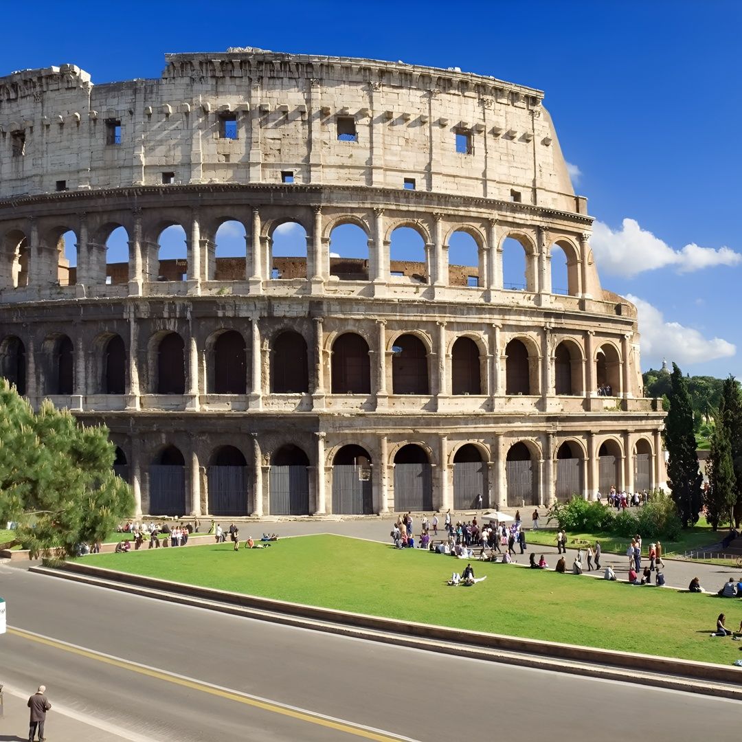 COLOSSEUM AND ROMAN FORUM SEMI-PRIVATE SMALL GROUP GUIDED TOUR - MAXIMUM 18 PEOPLE