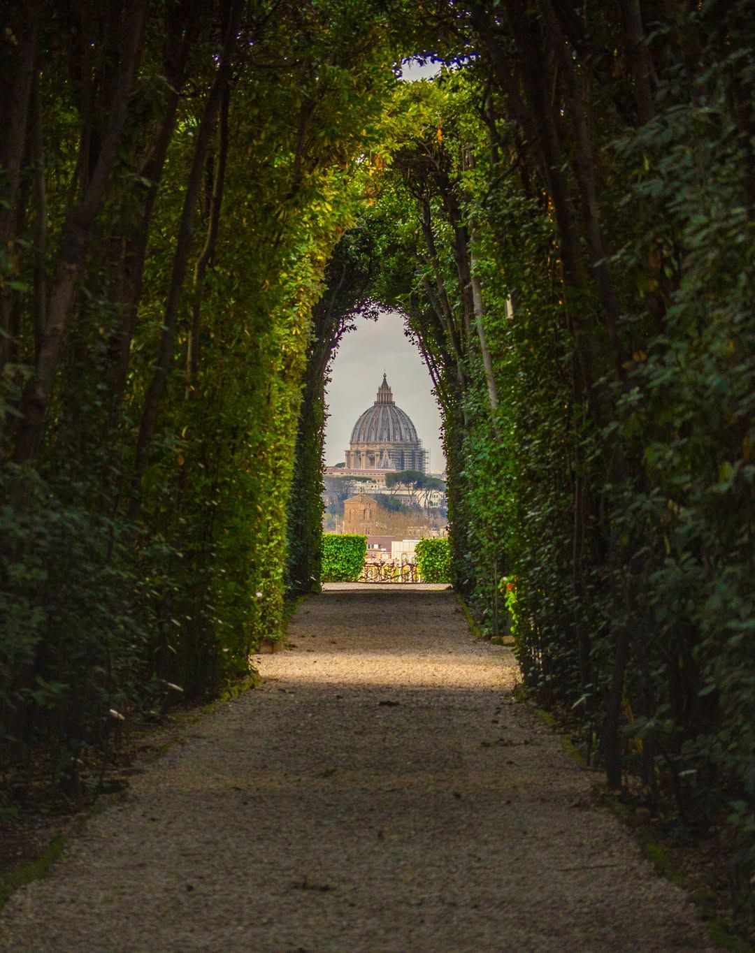 WALK ON THE AVENTINE HILL WITH A TYPICAL ITALIAN DRINK