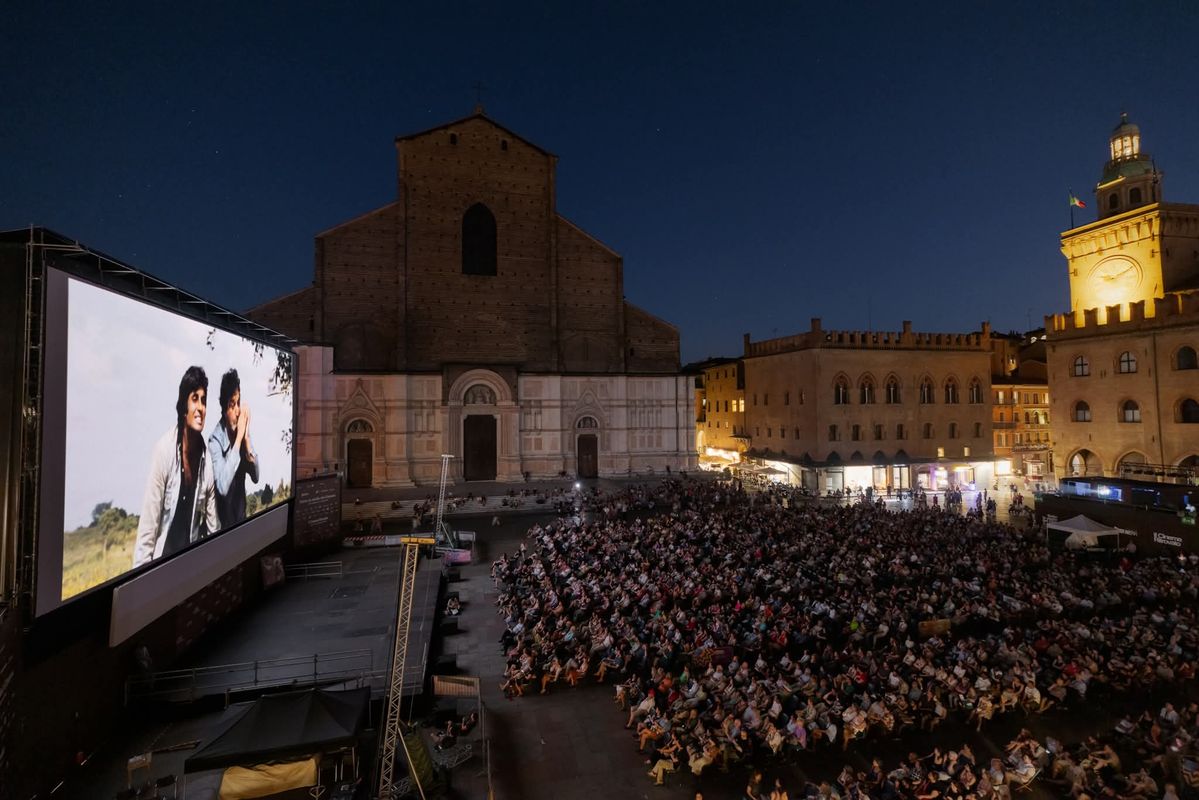 FLORENCE BEHIND THE CURTAIN - IMMERSIVE SCREENING