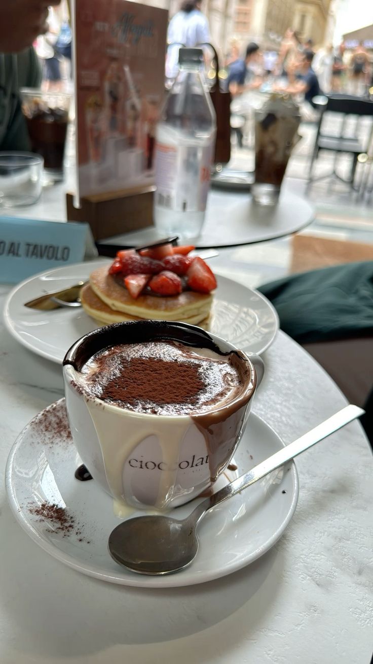 MILAN COFFEE WALKING TOUR WITH TASTINGS AND TIRAMISÙ