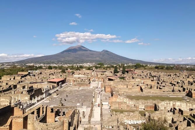 HALF DAY TOUR OF POMPEII EXCAVATIONS