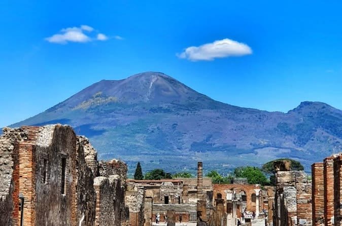 FULL DAY TOUR TO POMPEII AND VESUVIUS FROM SORRENTO