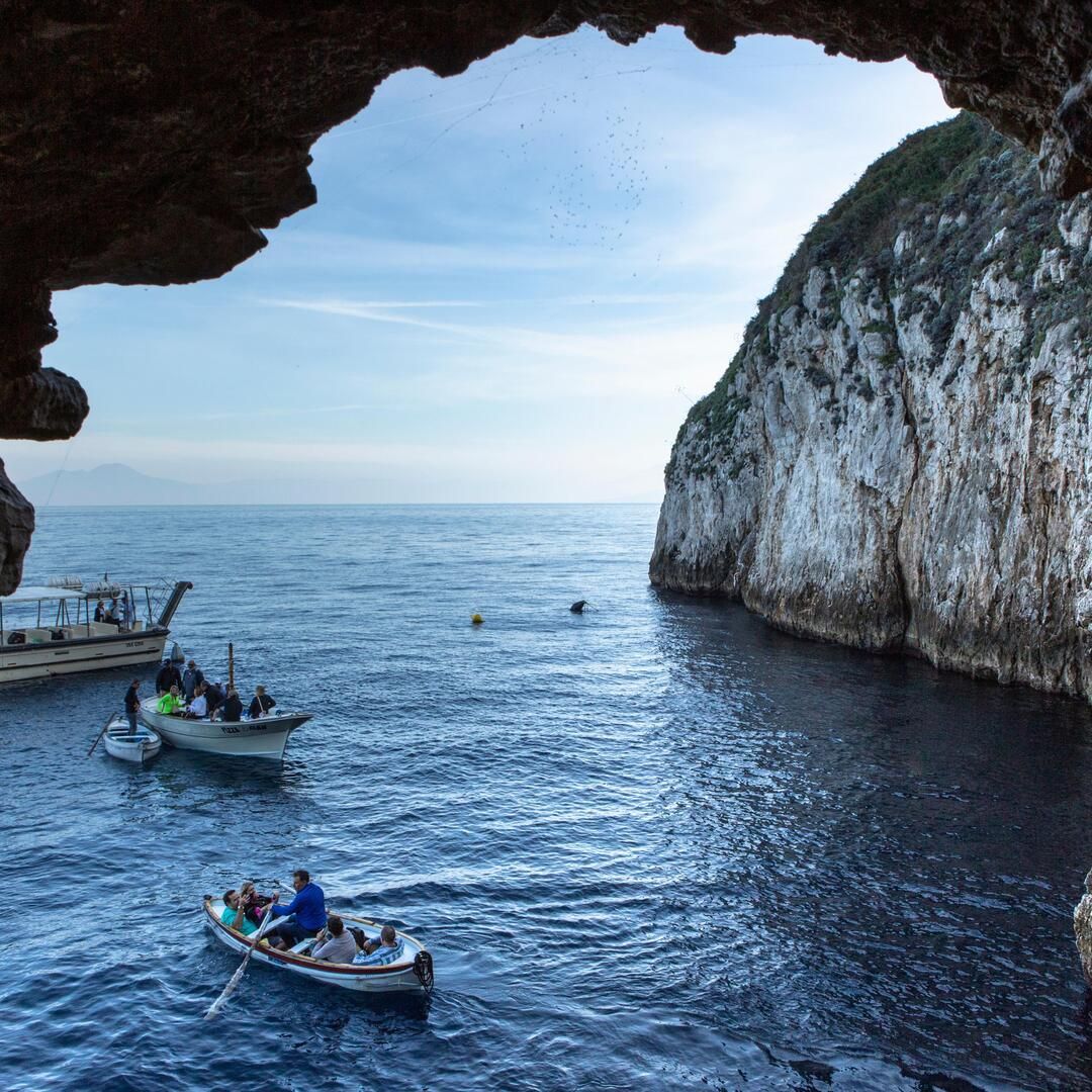 PRIVATE TOUR TO CAPRI AND ANACAPRI WITH ENTRANCE TO THE BLUE GROTTO