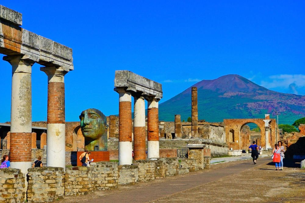 PRIVATE TOUR OF POMPEII RUINS AND CLIMB MT VESUVIUS