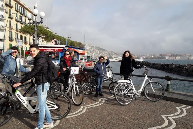 PANORAMIC TOUR IN ELECTRIC BIKE TO DISCOVER THE TOP OF VESUVIUS