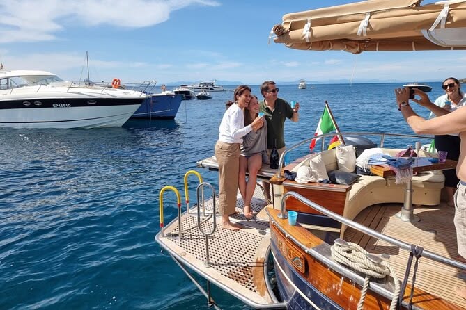FISHING TOUR FROM SORRENTO BY BOAT - MAXIMUM 12 PEOPLE