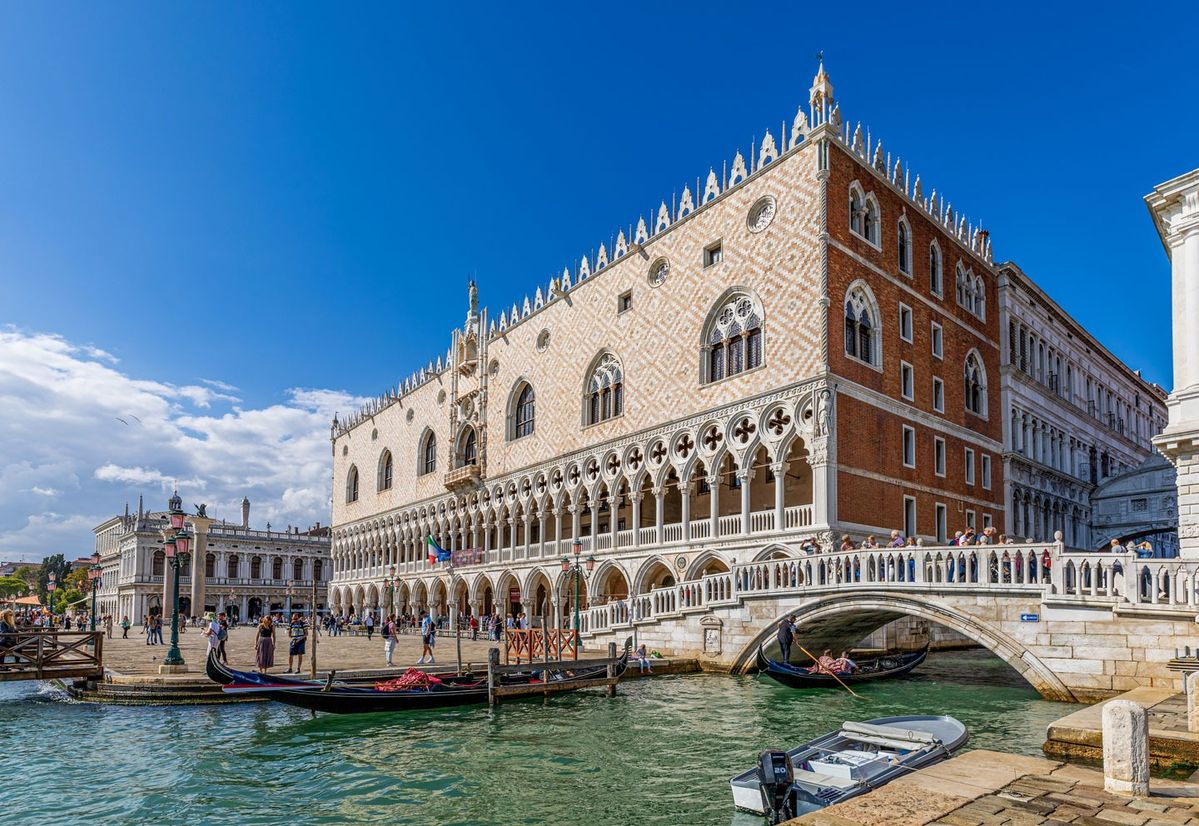 DUCAL VENICE: GUIDED PROMENADE AND DOGE'S PALACE TOUR
