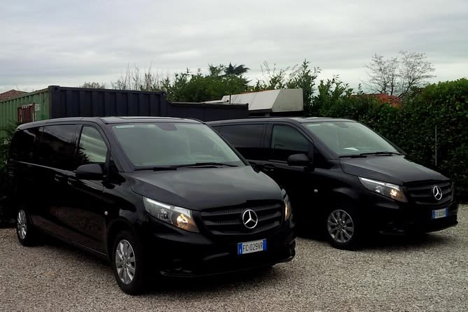 TREVISO AIRPORT PRIVATE TRANSFER FROM YOUR HOTEL IN VENICE - MOTORBOAT RIDE TO PIAZZALE ROMA INCLUDED
