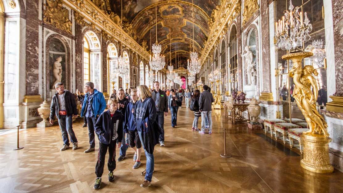 Versailles Essential: Guided Tour of the Palace of Versailles, Entry Ticket & Transport from Paris