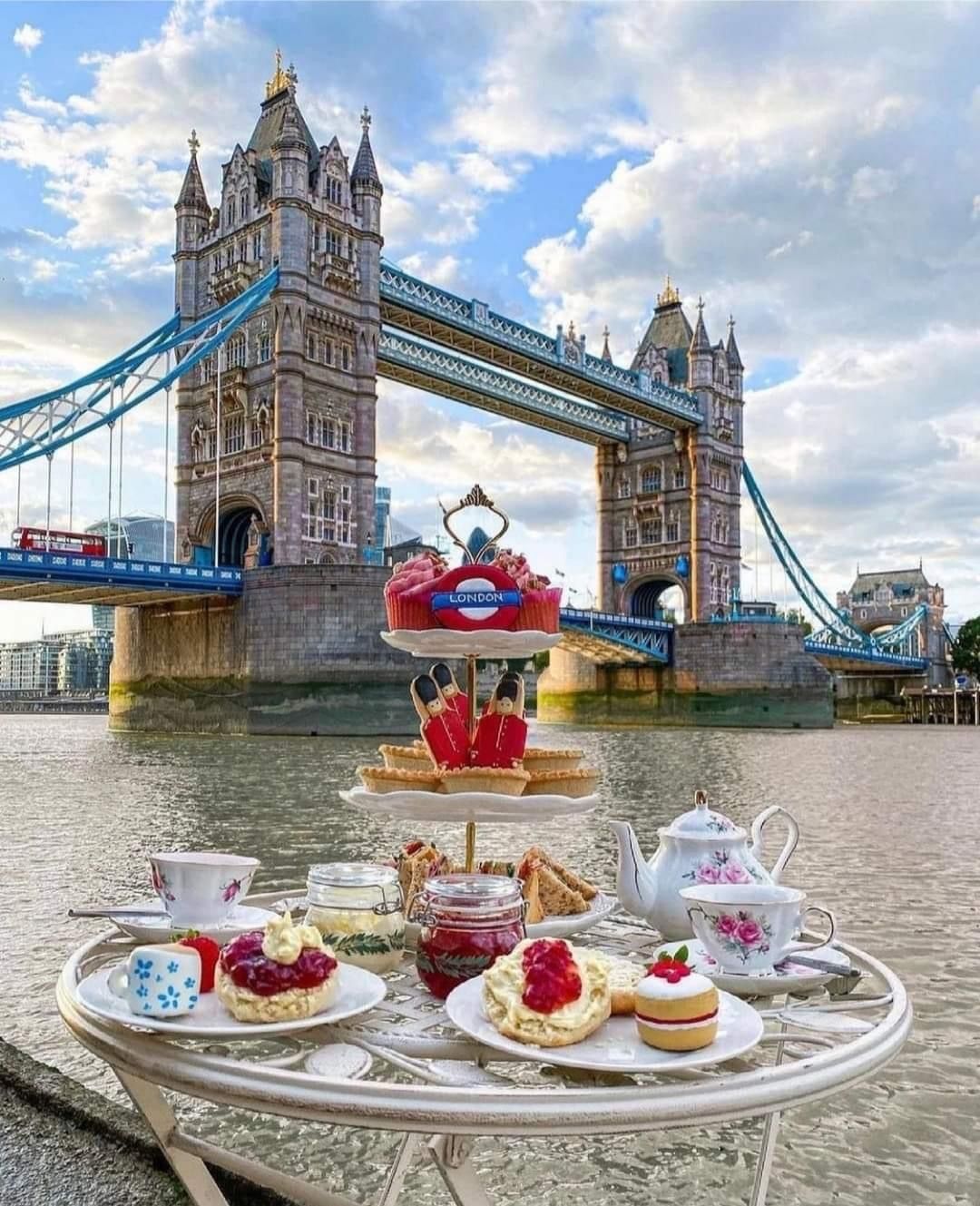 Canal Cruise and Afternoon Tea in the Clouds